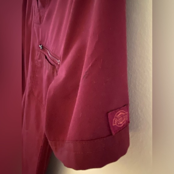 Dickies Nurse Scrub Burgundy Short Sleeve Shirt Women’s Sz Small - Picture 7 of 11